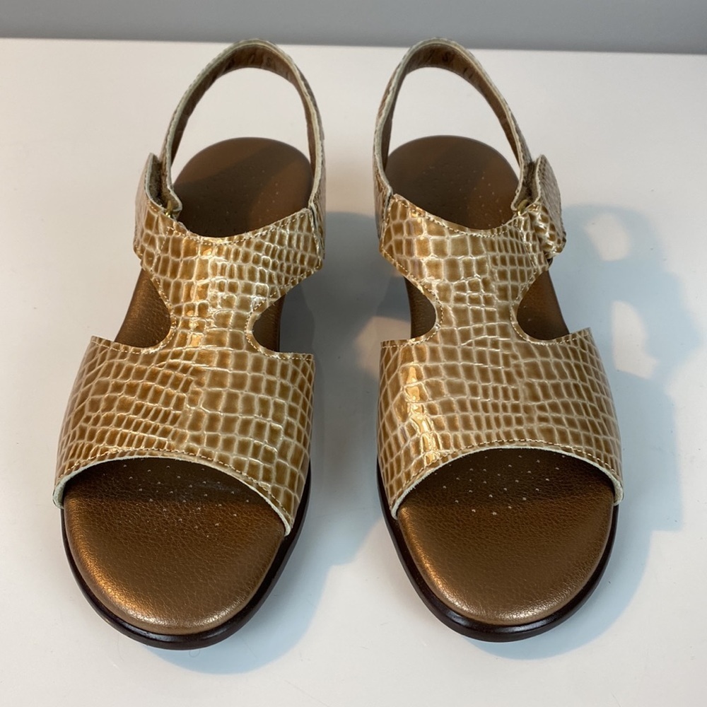 SAS Suntimer Heel Strap Sandal in Beige Croc Color Size 7S(slim) - Picture 5 of 15